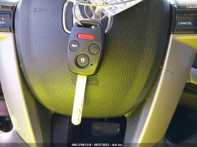 2011 HONDA ACCORD SDN LX VIN: 1HGCP2F3XBA084543