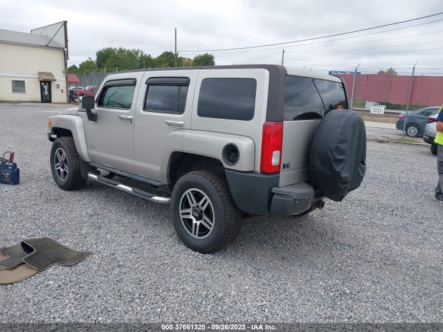 2007 HUMMER H3 SUV VIN: 5GTDN13E378112294