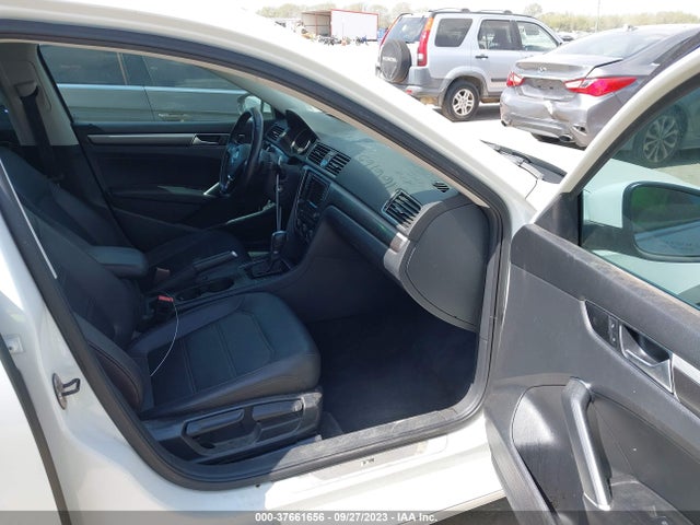 1VWAT7A3XGC046762 Volkswagen Passat 1.8t R-line W/comfort Pkg