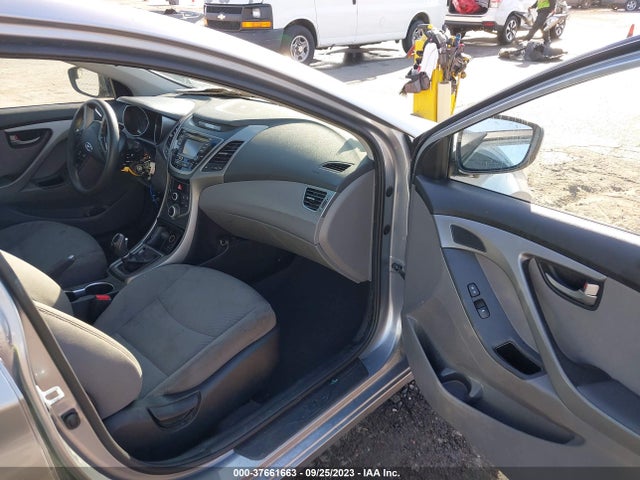 Hyundai ELANTRA SE 2015 5NPDH4AE8FH605987 Image 5