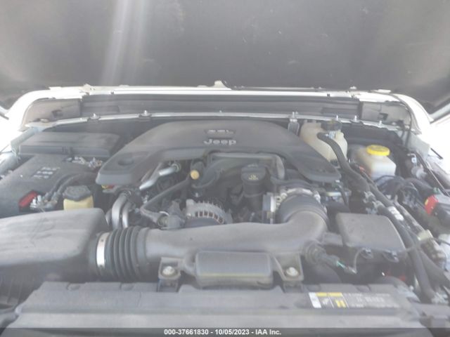 1C4HJXEG1JW204609 Jeep Wrangler Unlimited Sahara