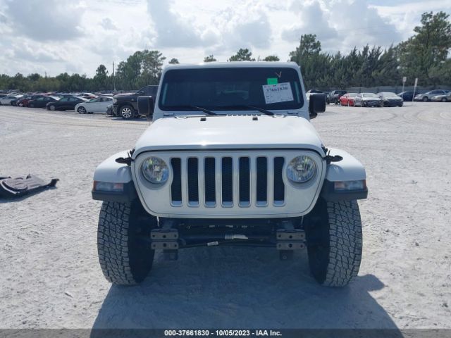 1C4HJXEG1JW204609 Jeep Wrangler Unlimited Sahara