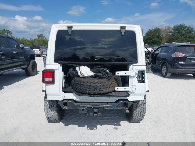 1C4HJXEG1JW204609 Jeep Wrangler Unlimited Sahara