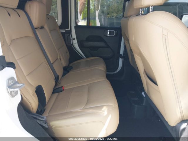 1C4HJXEG1JW204609 Jeep Wrangler Unlimited Sahara