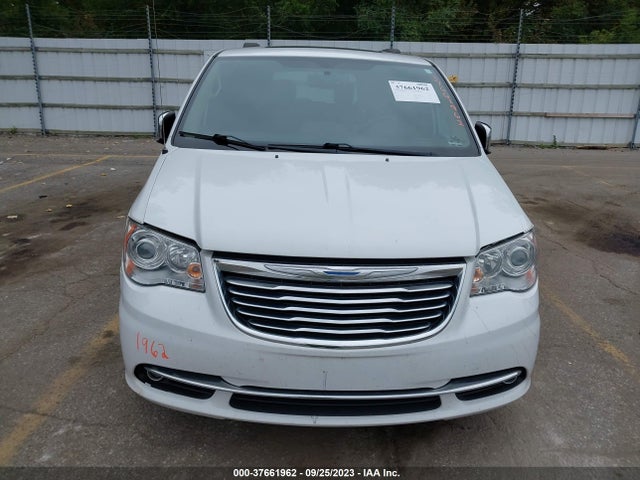 2C4RC1GGXFR708519 Chrysler Town & Country Limited Platinum