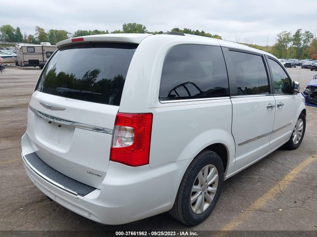 2C4RC1GGXFR708519 Chrysler Town & Country Limited Platinum