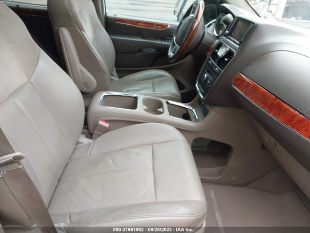 2C4RC1GGXFR708519 Chrysler Town & Country Limited Platinum
