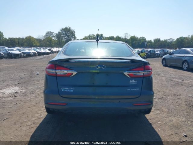 3FA6P0SU8KR126427 Ford Fusion Energi Titanium