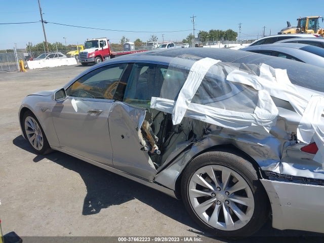 Tesla Model S 90d/70d/75d/60d/85d 2016 5YJSA1E29GF147466 Image 4