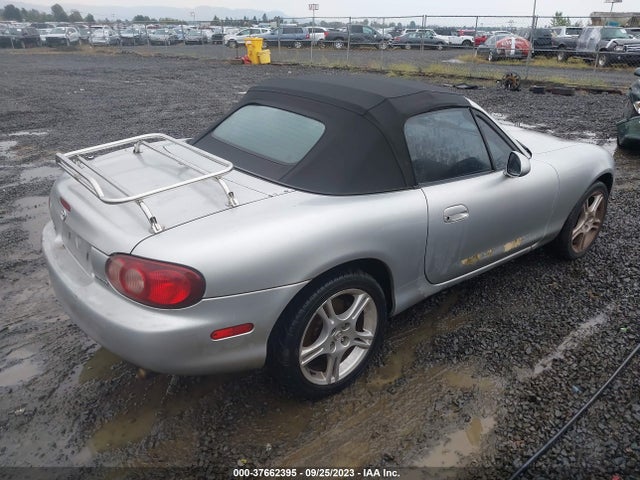 2005 MAZDA MX-5 MIATA CLOTH VIN: JM1NB353650413116
