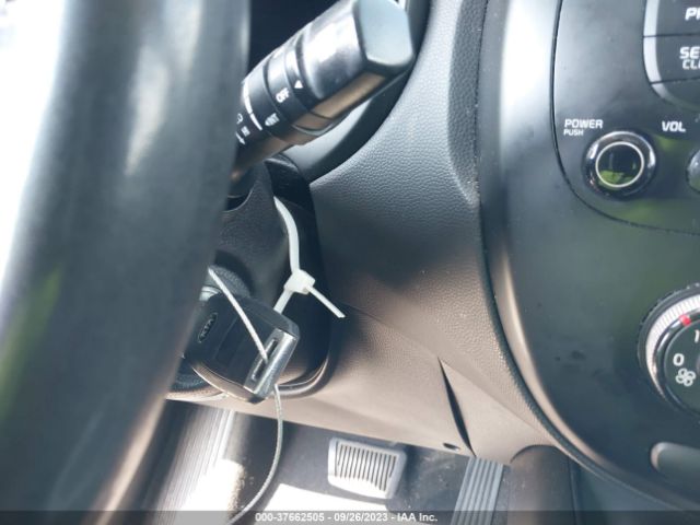 KNDJN2A29G7306164 KIA Soul Base