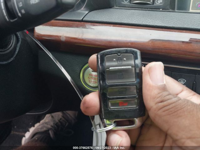 KNALC4J13H5061289 KIA Cadenza Premium