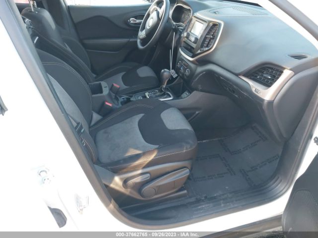 1C4PJLAB5GW222747 Jeep Cherokee Sport