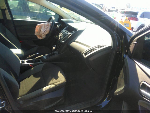 1FADP3F26EL374566 Ford FOCUS SE