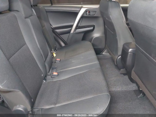 2018 TOYOTA RAV4 XLE VIN: JTMRFREV2JJ740837