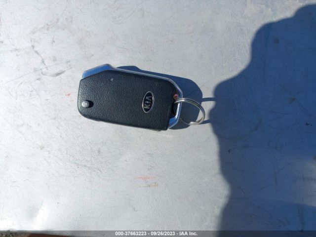5XYRG4LC2MG001263 KIA SORENTO LX