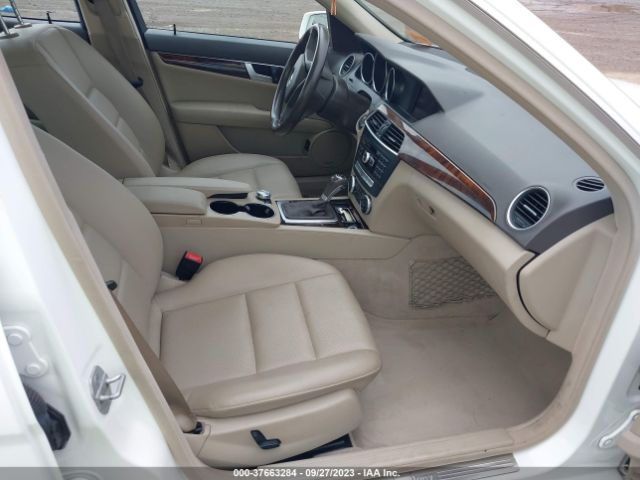 WDDGF8AB6EA956070 Mercedes-Benz C-class C 300
