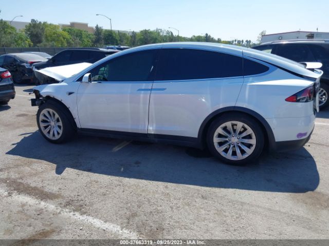5YJXCBE22JF116931 Tesla Model X 75d/100d/p100d