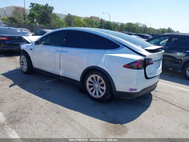 5YJXCBE22JF116931 Tesla Model X 75d/100d/p100d