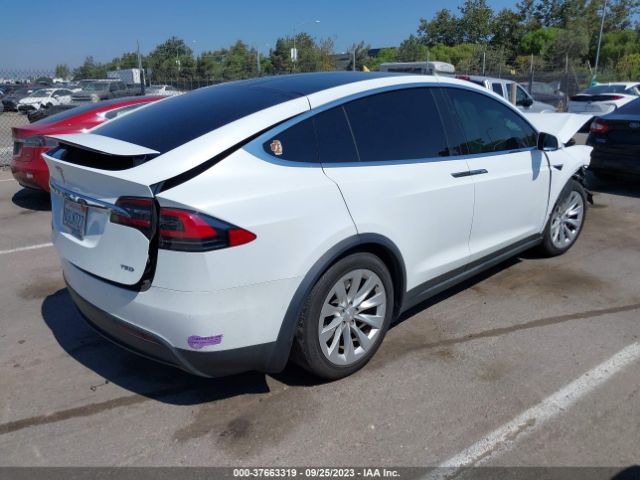 5YJXCBE22JF116931 Tesla Model X 75d/100d/p100d