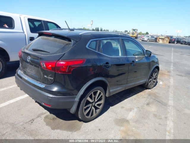 JN1BJ1CRXHW141465 Nissan Rogue Sport Sl