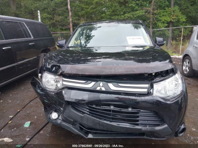 JA4AZ3A31EZ006312 Mitsubishi Outlander Se