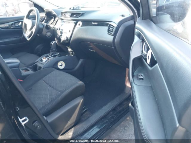 JN1BJ1CP4HW029162 Nissan Rogue Sport Sv