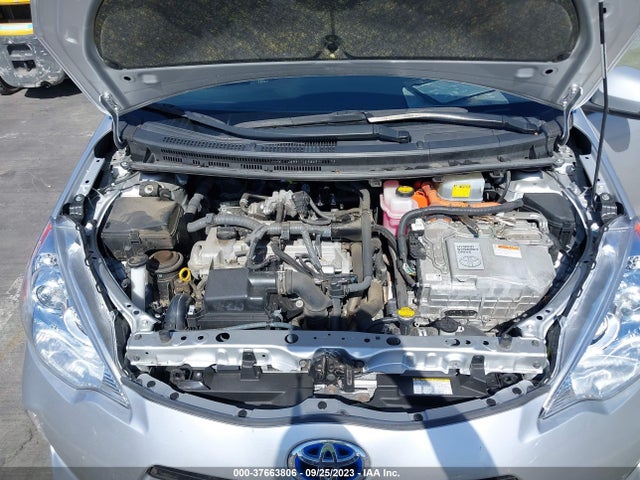 Toyota Prius C One/three/two/four 2014 JTDKDTB36E1083215 Image 16