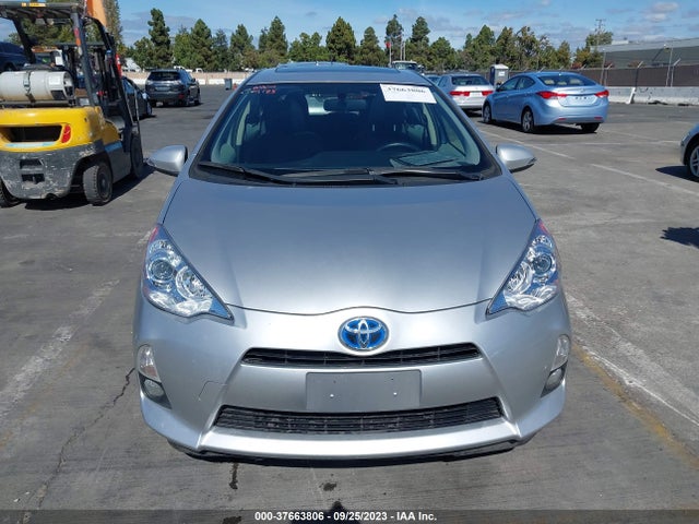 Toyota Prius C One/three/two/four 2014 JTDKDTB36E1083215 Image 4