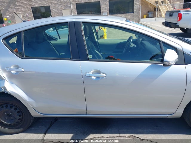 Toyota Prius C One/three/two/four 2014 JTDKDTB36E1083215 Image 5