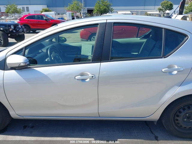 Toyota Prius C One/three/two/four 2014 JTDKDTB36E1083215 Image 6