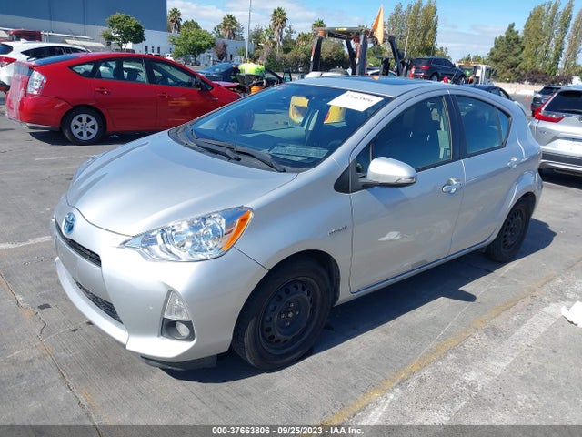 Toyota Prius C One/three/two/four 2014 JTDKDTB36E1083215 Image 2