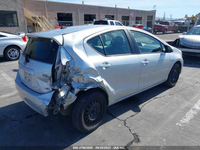 Toyota Prius C One/three/two/four 2014 JTDKDTB36E1083215 Image 10