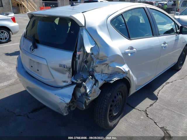 Toyota Prius C One/three/two/four 2014 JTDKDTB36E1083215 Image 12