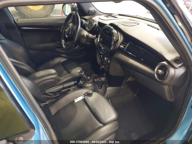 2015 MINI COOPER HARDTOP 4 DOOR WMWXU3C50F2B61778 Photo 4