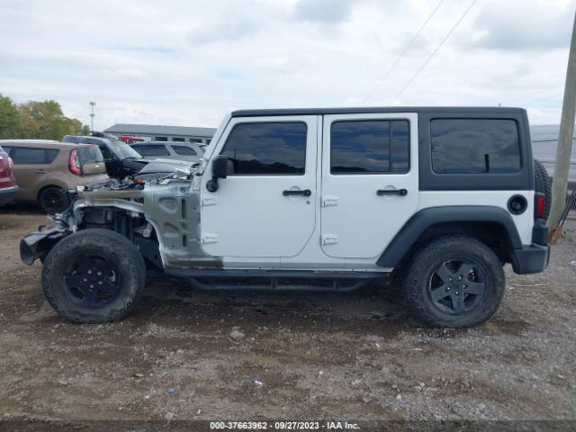 1C4BJWDG4HL532653 Jeep Wrangler Unlimited Sport