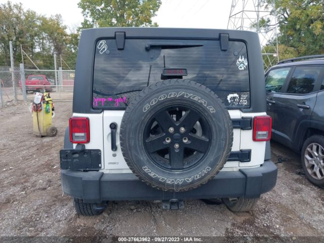 1C4BJWDG4HL532653 Jeep Wrangler Unlimited Sport