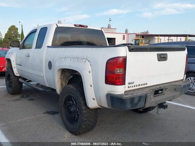 2007 CHEVROLET SILVERADO 1500 LT W/2LT VIN: 1GCEC190X7Z565982