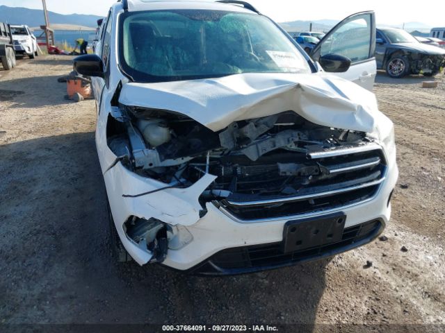 1FMCU9G91HUC67447 Ford ESCAPE SE