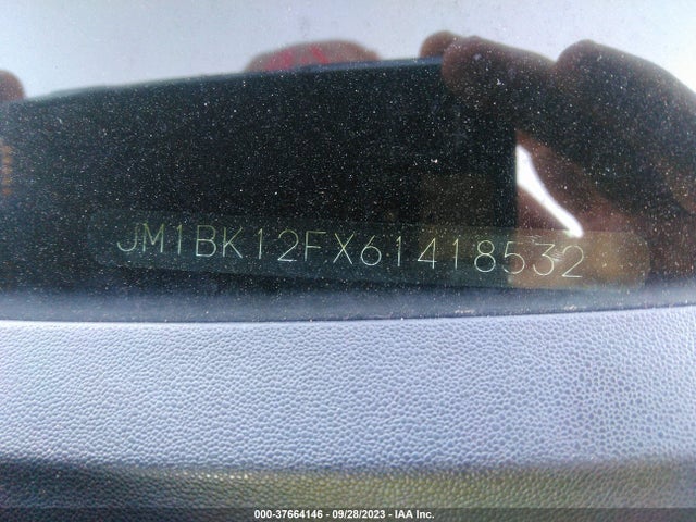 2006 MAZDA MAZDA3 I VIN: JM1BK12FX61418532