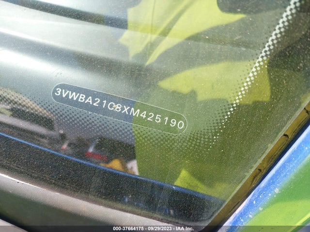 1999 VOLKSWAGEN NEW BEETLE GL VIN: 3VWBA21C8XM425190