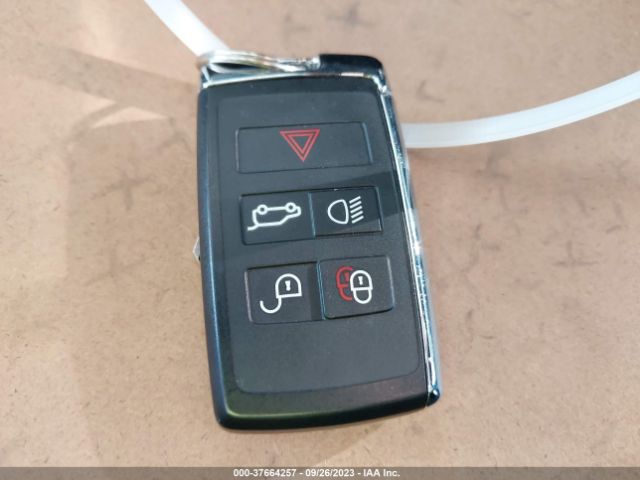 SALEW6EEXP2111786 Land Rover Defender Carpathian Edition/ V8