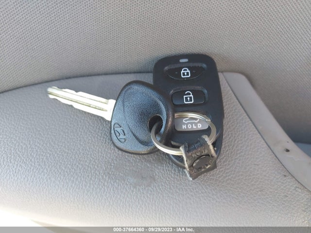 2017 HYUNDAI ELANTRA SE VIN: KMHD84LFXHU229965