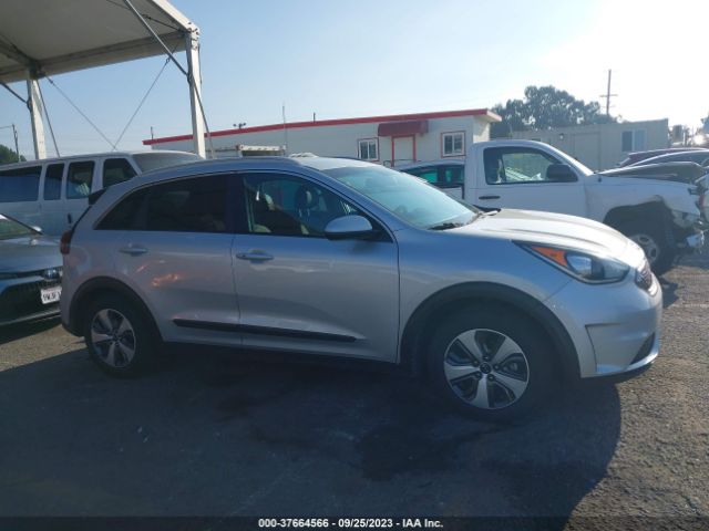 KNDCB3LC3K5318926 KIA NIRO LX