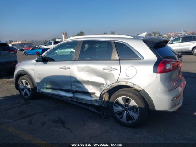 KNDCB3LC3K5318926 KIA NIRO LX
