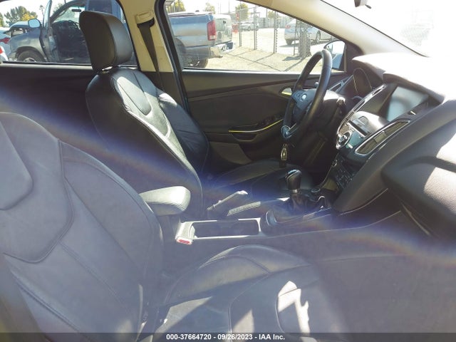 2015 FORD FOCUS TITANIUM VIN: 1FADP3N29FL349163