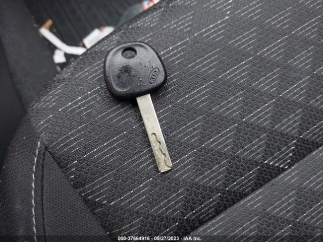 3KPA25AB1JE049339 KIA Rio 5-door Lx