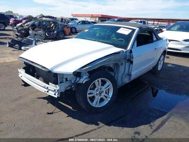 Ford Mustang V6 2014 1ZVBP8EM5E5208204 Image 2