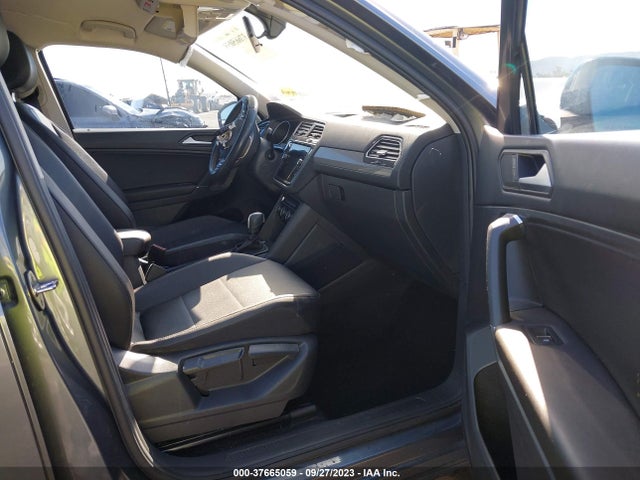 3VV3B7AX3LM073779 Volkswagen Tiguan Se/sel/se R-line Black
