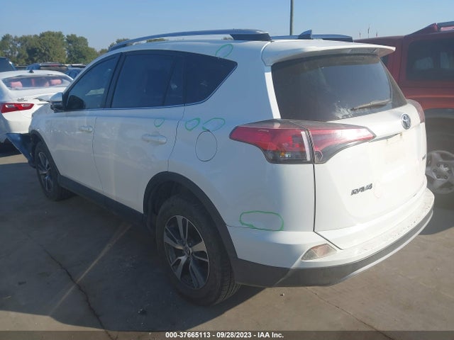 Toyota Rav4 Xle 2016 JTMWFREV9GJ068447 Image 3